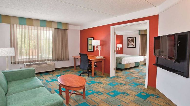 <b>La Quinta Inn & Suites Winston-Salem Suite</b>. Images powered by <a href="https://iceportal.shijigroup.com/" title="IcePortal" target="_blank">IcePortal</a>.