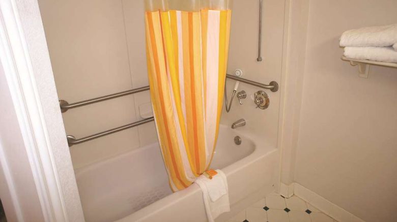 <b>La Quinta Inn & Suites Winston-Salem Room</b>. Images powered by <a href="https://iceportal.shijigroup.com/" title="IcePortal" target="_blank">IcePortal</a>.
