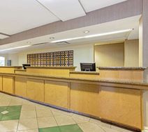 La Quinta Inn & Stes Orlando Conv Ctr Lobby