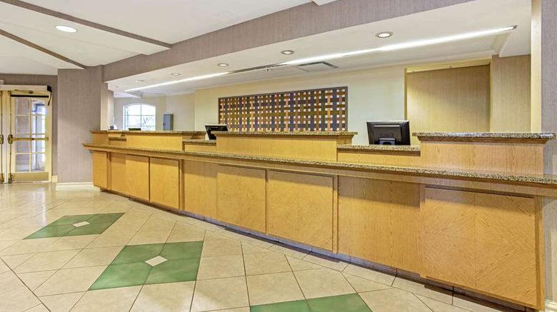 <b>La Quinta Inn & Stes Orlando Conv Ctr Lobby</b>. Images powered by <a href="https://iceportal.shijigroup.com/" title="IcePortal" target="_blank">IcePortal</a>.