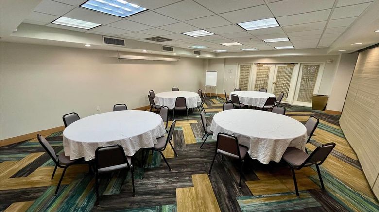 <b>La Quinta Inn & Stes Orlando Conv Ctr Meeting</b>. Images powered by <a href="https://iceportal.shijigroup.com/" title="IcePortal" target="_blank">IcePortal</a>.
