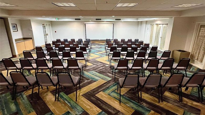 <b>La Quinta Inn & Stes Orlando Conv Ctr Meeting</b>. Images powered by <a href="https://iceportal.shijigroup.com/" title="IcePortal" target="_blank">IcePortal</a>.