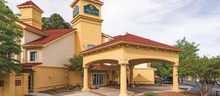 La Quinta Inn & Suites Chapel Hill Exterior