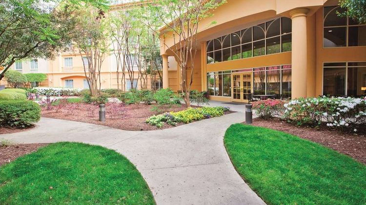 La Quinta Inn & Suites Chapel Hill Exterior