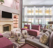 La Quinta Inn & Suites Chapel Hill Lobby
