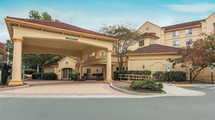 La Quinta Inn & Suites Research Triangle Exterior