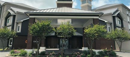 La Quinta Inn & Suites Austin Airport Exterior