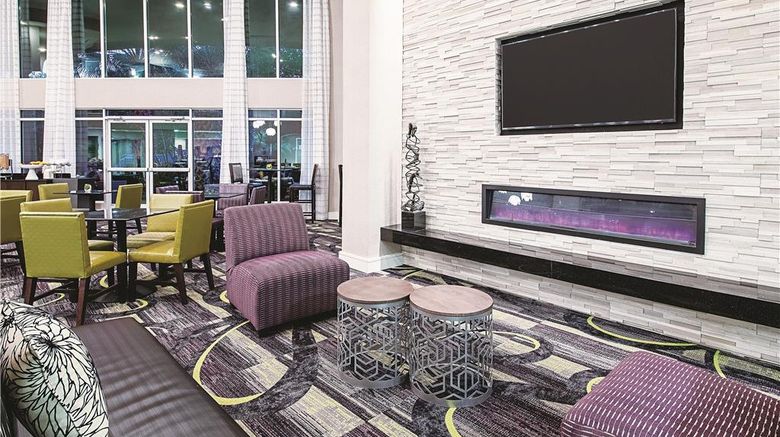 <b>La Quinta Inn & Suites Austin Airport Lobby</b>. Images powered by <a href="https://iceportal.shijigroup.com/" title="IcePortal" target="_blank">IcePortal</a>.
