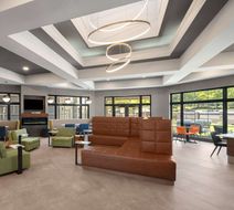 La Quinta Inn & Suites Greensboro Lobby