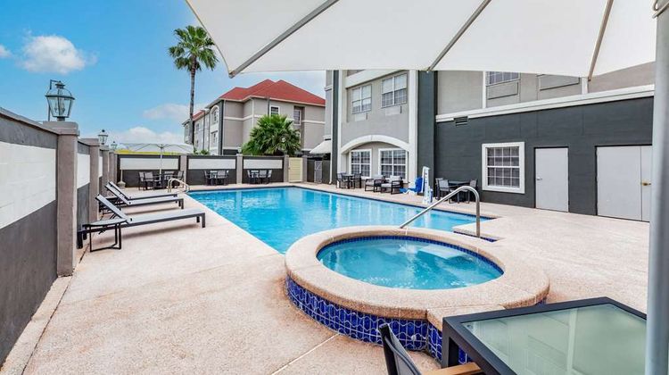 La Quinta Inn & Suites Pharr at Nolana Pool