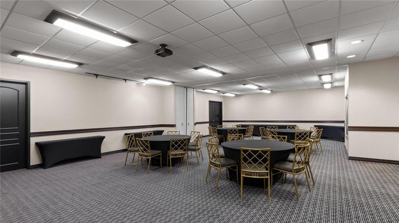 <b>La Quinta Inn & Suites Brownsville Meeting</b>. Images powered by <a href="https://iceportal.shijigroup.com/" title="IcePortal" target="_blank">IcePortal</a>.
