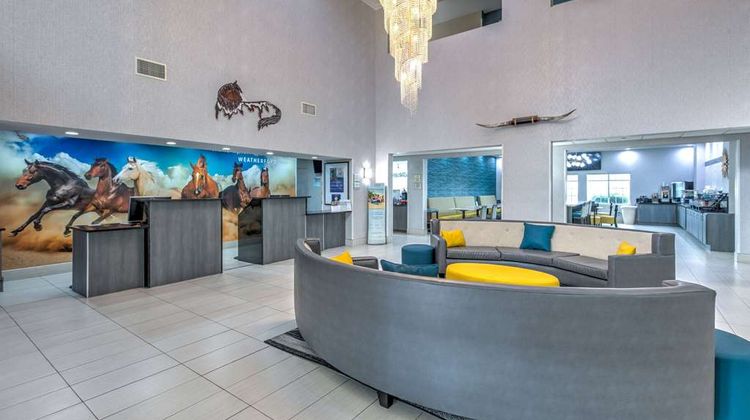 La Quinta Inn & Suites Weatherford Lobby