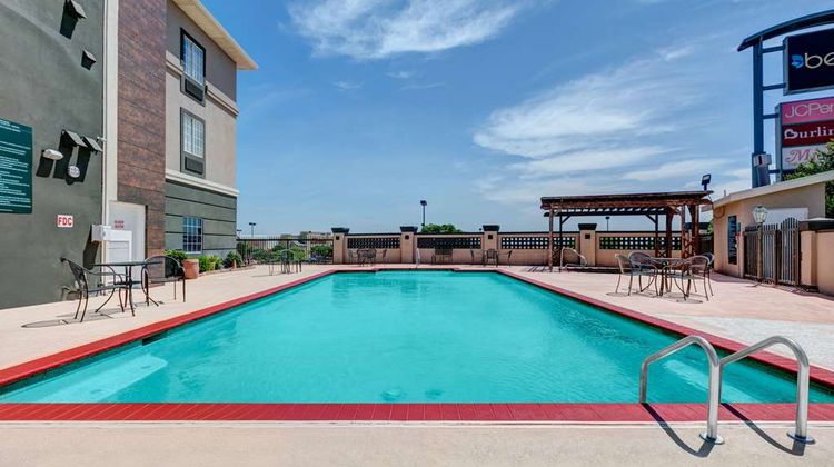 La Quinta Inn & Suites Weatherford Pool