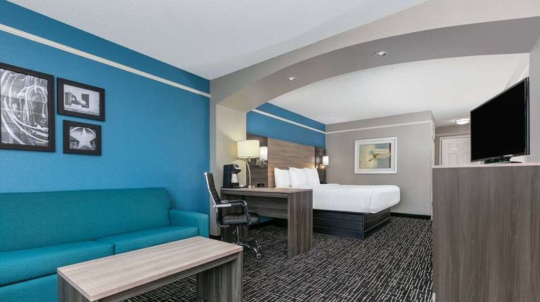 <b>La Quinta Inn & Suites Weatherford Room</b>. Images powered by <a href="https://iceportal.shijigroup.com/" title="IcePortal" target="_blank">IcePortal</a>.