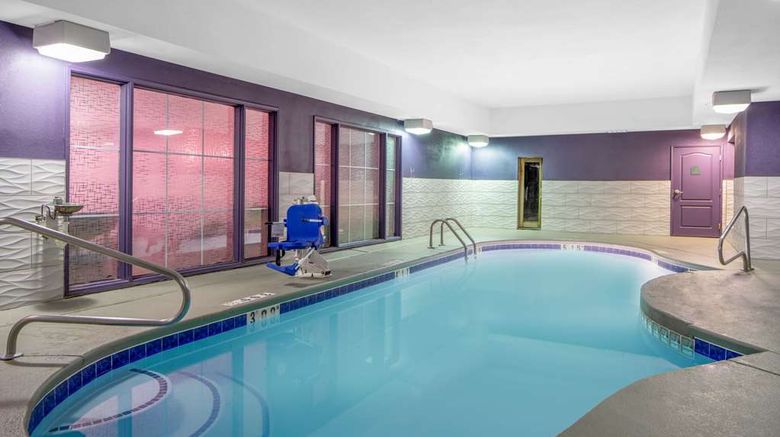 <b>La Quinta Inn & Suites Stockbridge Pool</b>. Images powered by <a href="https://iceportal.shijigroup.com/" title="IcePortal" target="_blank">IcePortal</a>.