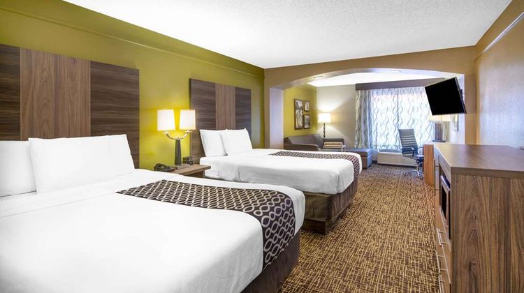 La Quinta Inn & Suites Stockbridge Suite