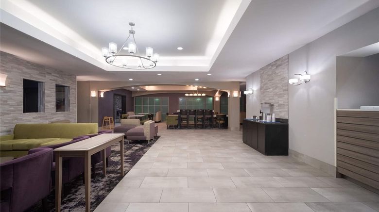 <b>La Quinta Inn & Suites Stockbridge Lobby</b>. Images powered by <a href="https://iceportal.shijigroup.com/" title="IcePortal" target="_blank">IcePortal</a>.