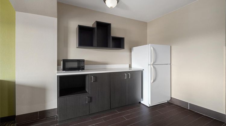 La Quinta Inn & Suites Stockbridge Room