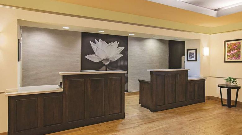 <b>La Quinta Inn & Suites Beaumont West Lobby</b>. Images powered by <a href="https://iceportal.shijigroup.com/" title="IcePortal" target="_blank">IcePortal</a>.