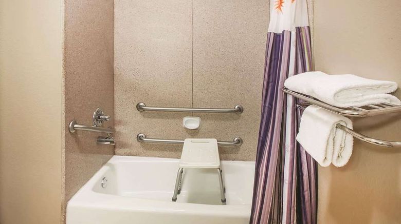 <b>La Quinta Inn & Suites Beaumont West Room</b>. Images powered by <a href="https://iceportal.shijigroup.com/" title="IcePortal" target="_blank">IcePortal</a>.