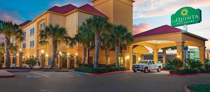 La Quinta Inn & Suites Beaumont West Exterior
