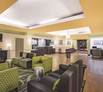 La Quinta Inn & Suites Beaumont West Lobby
