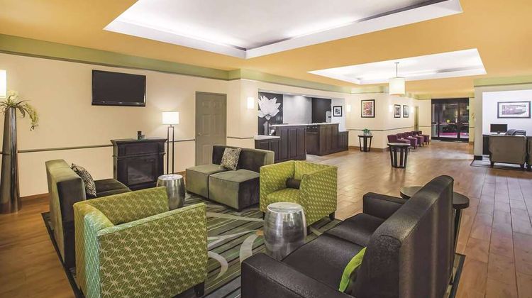 La Quinta Inn & Suites Beaumont West Lobby