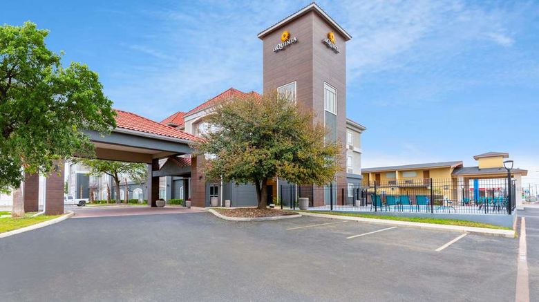 La Quinta Inn  and  Suites New Braunfels Exterior. Images powered by <a href="https://iceportal.shijigroup.com" target="_blank" rel="noopener">Ice Portal</a>.