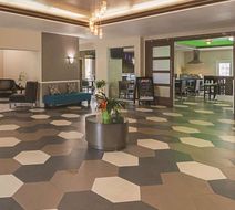 La Quinta Inn & Suites Kingwood Lobby