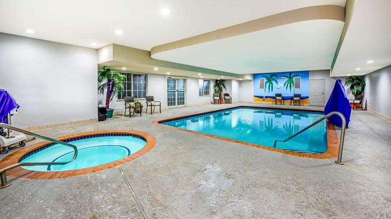 <b>La Quinta Inn & Suites Kingwood Pool</b>. Images powered by <a href="https://iceportal.shijigroup.com/" title="IcePortal" target="_blank">IcePortal</a>.
