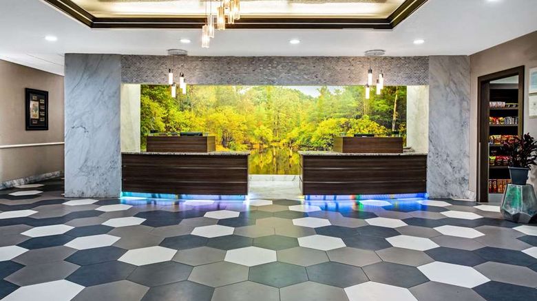 <b>La Quinta Inn & Suites Kingwood Lobby</b>. Images powered by <a href="https://iceportal.shijigroup.com/" title="IcePortal" target="_blank">IcePortal</a>.