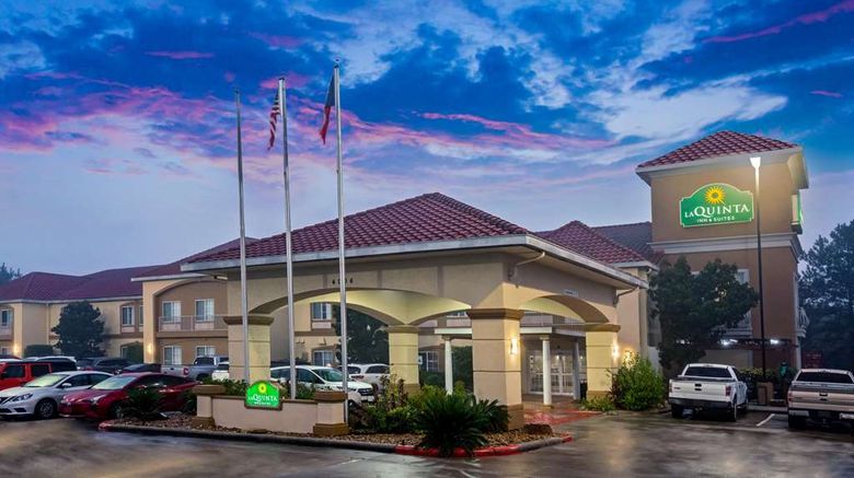 <b>La Quinta Inn & Suites Conroe Exterior</b>. Images powered by <a href="https://iceportal.shijigroup.com/" title="IcePortal" target="_blank">IcePortal</a>.