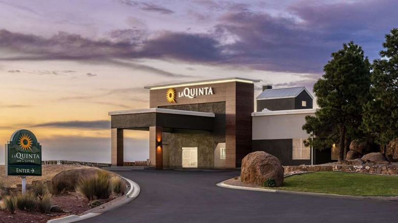 <b>La Quinta Inn & Suites Santa Rosa Exterior</b>. Images powered by <a href="https://iceportal.shijigroup.com/" title="IcePortal" target="_blank">IcePortal</a>.