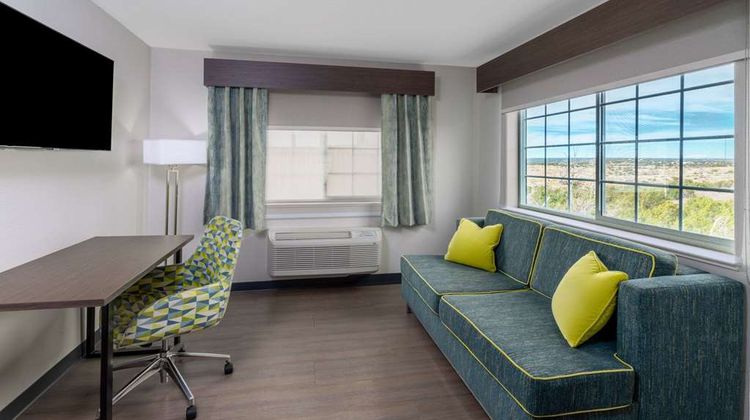 La Quinta Inn & Suites Santa Rosa Suite