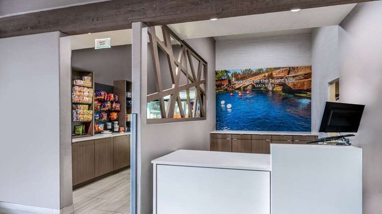 La Quinta Inn & Suites Santa Rosa Lobby