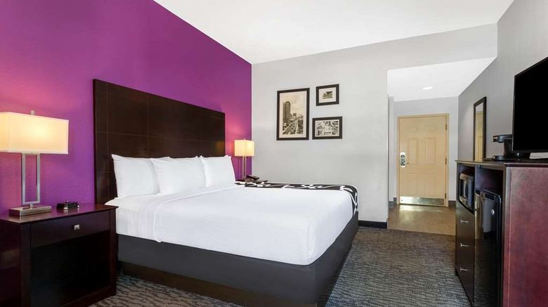 <b>La Quinta Inn Tampa South Room</b>. Images powered by <a href="https://iceportal.shijigroup.com/" title="IcePortal" target="_blank">IcePortal</a>.
