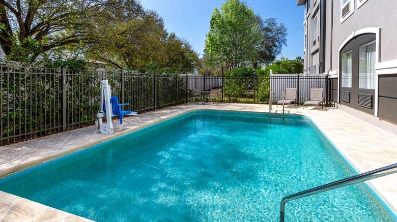 <b>La Quinta Inn Tampa South Pool</b>. Images powered by <a href="https://iceportal.shijigroup.com/" title="IcePortal" target="_blank">IcePortal</a>.