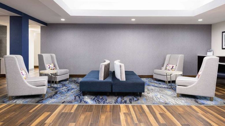 <b>La Quinta Inn Newnan Lobby</b>. Images powered by <a href="https://iceportal.shijigroup.com/" title="IcePortal" target="_blank">IcePortal</a>.
