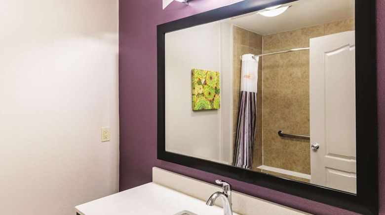 <b>La Quinta Inn & Suites Mission Suite</b>. Images powered by <a href="https://iceportal.shijigroup.com/" title="IcePortal" target="_blank">IcePortal</a>.