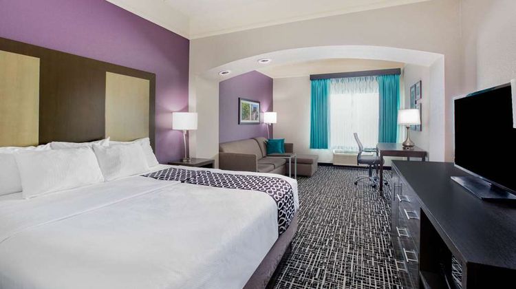 La Quinta Inn & Suites Mission Suite