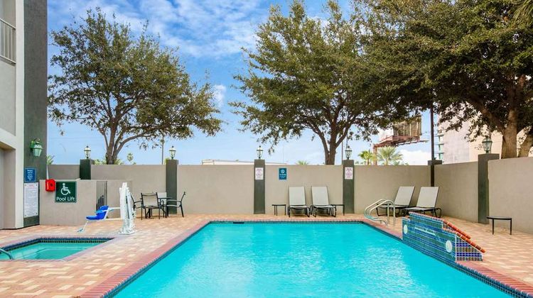 La Quinta Inn & Suites Mission Pool