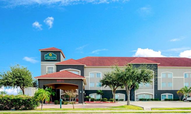 La Quinta Inn & Suites Mission Exterior