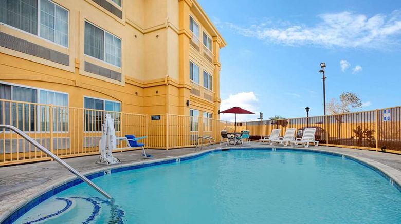 <b>La Quinta Inn & Stes Hesperia Pool</b>. Images powered by <a href="https://iceportal.shijigroup.com/" title="IcePortal" target="_blank">IcePortal</a>.