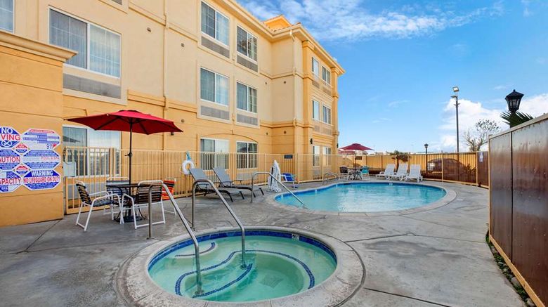 <b>La Quinta Inn & Stes Hesperia Pool</b>. Images powered by <a href="https://iceportal.shijigroup.com/" title="IcePortal" target="_blank">IcePortal</a>.