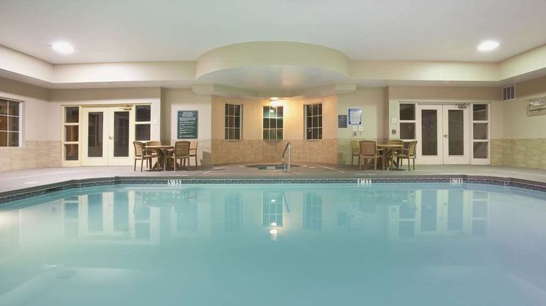 <b>La Quinta Inn & Stes Albuqerque/Midtown Pool</b>. Images powered by <a href="https://iceportal.shijigroup.com/" title="IcePortal" target="_blank">IcePortal</a>.