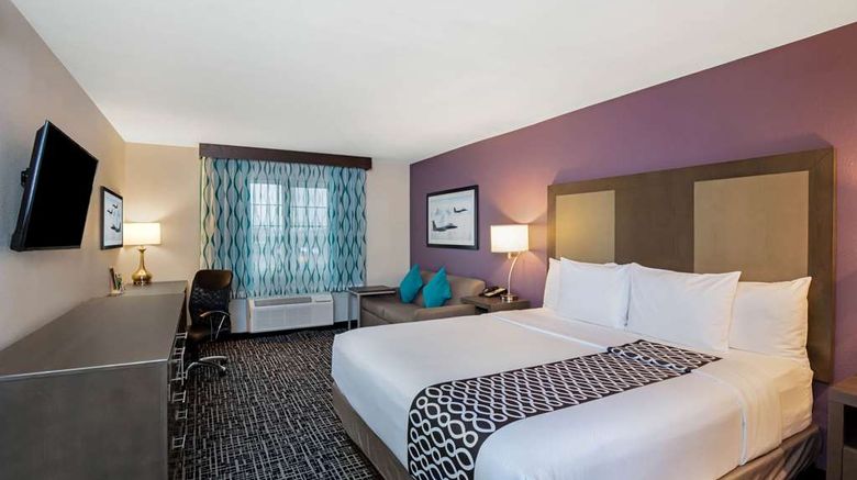 <b>La Quinta Inn Las Vegas Nellis Suite</b>. Images powered by <a href="https://iceportal.shijigroup.com/" title="IcePortal" target="_blank">IcePortal</a>.