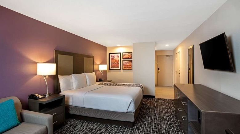 <b>La Quinta Inn Las Vegas Nellis Suite</b>. Images powered by <a href="https://iceportal.shijigroup.com/" title="IcePortal" target="_blank">IcePortal</a>.