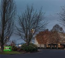 La Quinta Inn & Suites Eugene Exterior
