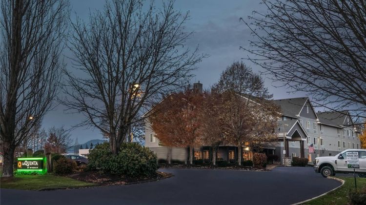 La Quinta Inn & Suites Eugene Exterior