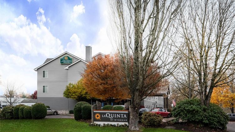 La Quinta Inn & Suites Eugene Exterior